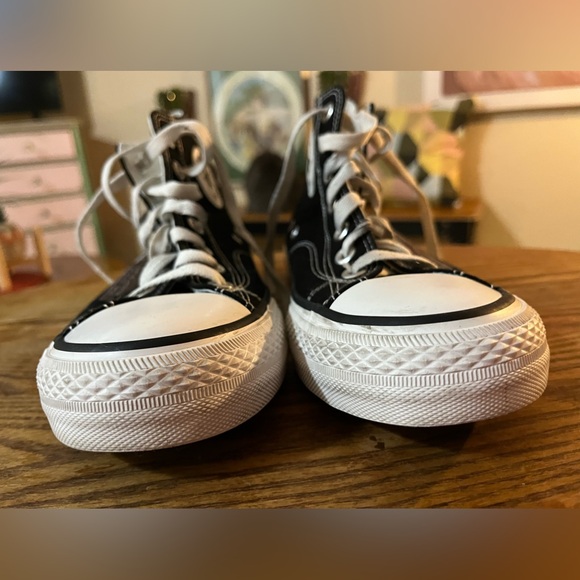 Urban Graffiti Black High Top Sneakers Size 8.5 Women & Size 7 Mens - Picture 5 of 7